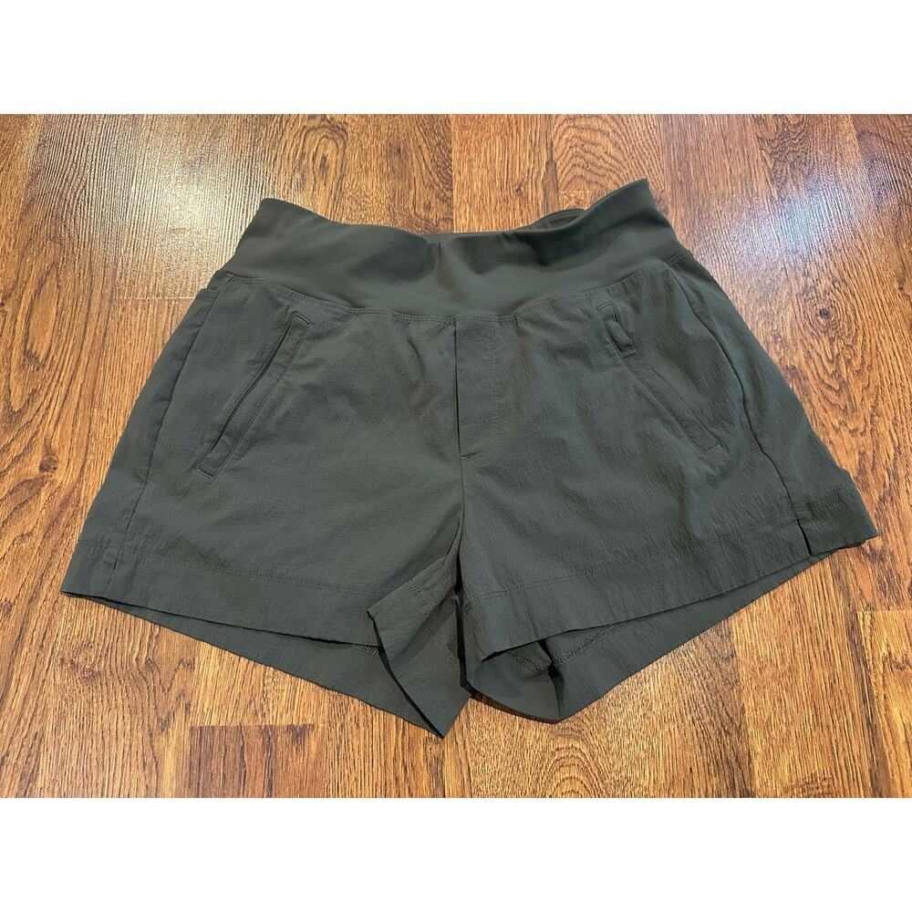 Athleta Trekkie North Shorts Women’s Size 6 Gray Lightweight Hiking Travel